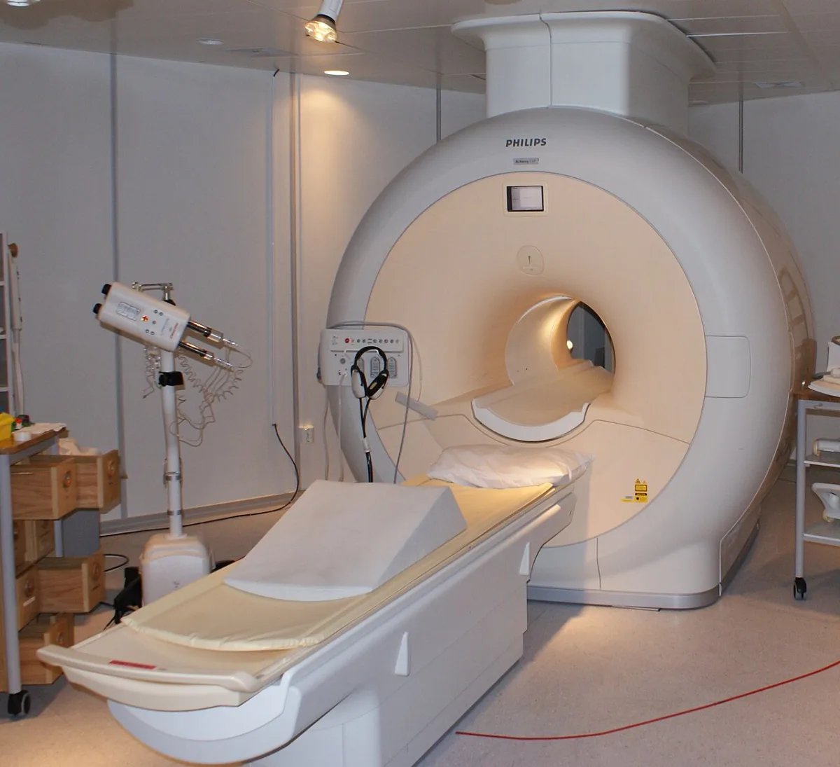 MRI-scanner in een onderzoeksruimte